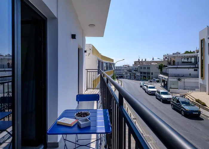 Theon Urban By Nomads Apartmán Paphos