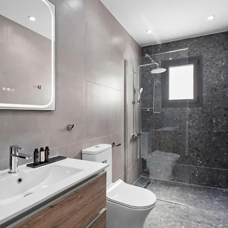 Apartament Theon Urban By Nomads Pafos